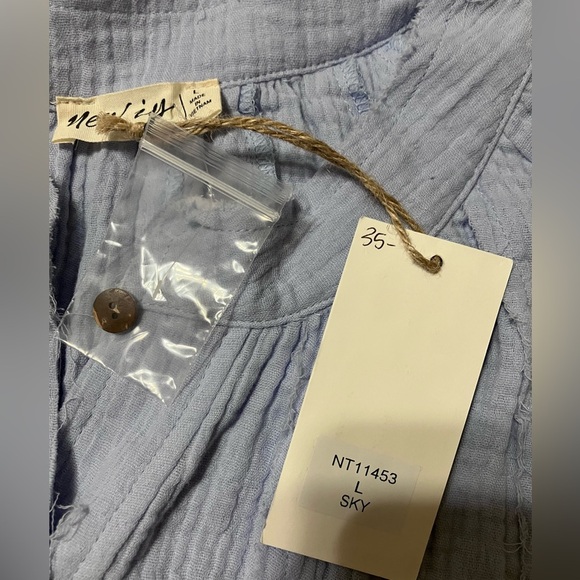 NWT!  Light Blue  Women's Button-Up Top - Picture 5 of 8